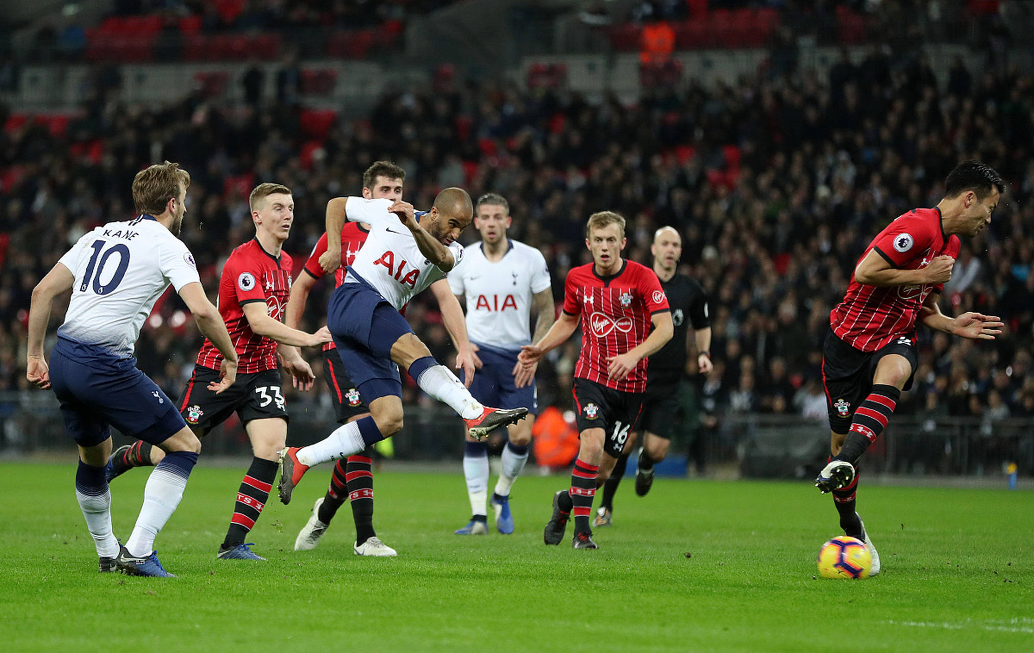 滑运动员在 滑运动员在